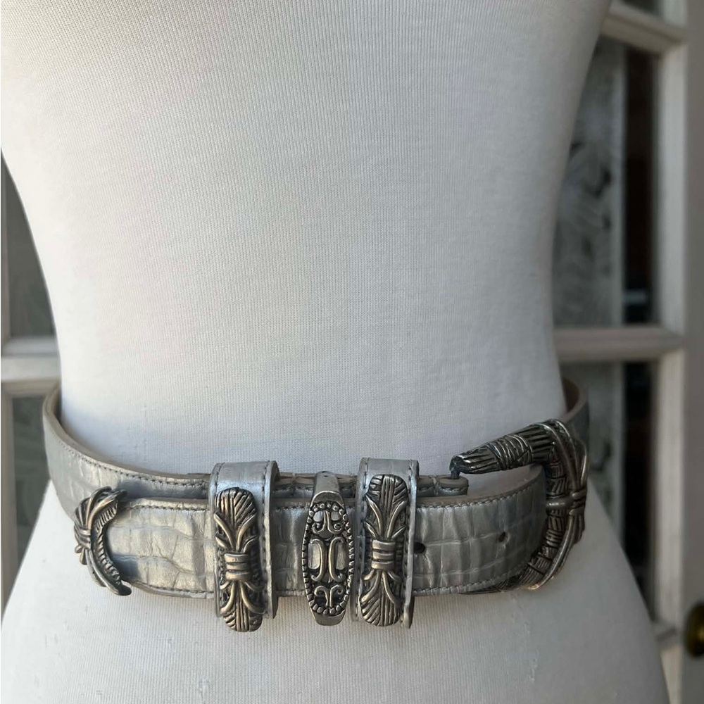 VTG Genuine Leather Silver Western Concho USA Made Belt S